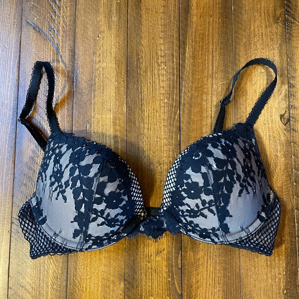 Victoria’s Secret Very Sexy Push-up Bra size 32C